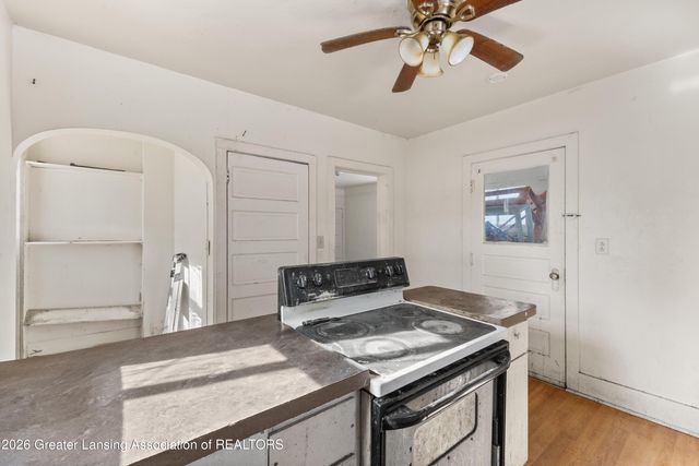 527 Beech Street, Lansing, MI 48912