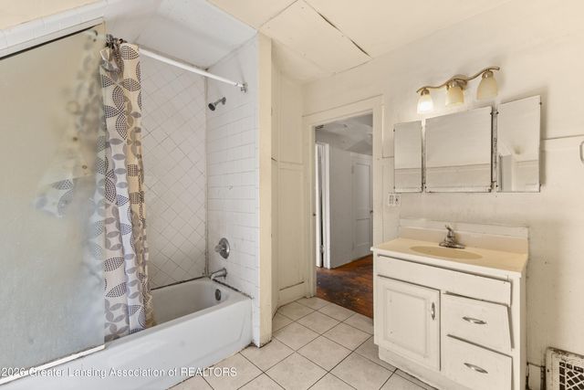 527 Beech Street, Lansing, MI 48912