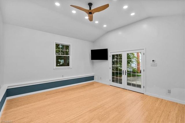 300 Warren Street, Greensboro, NC 27403