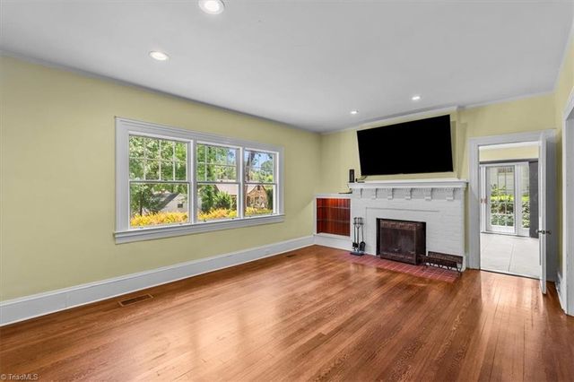 300 Warren Street, Greensboro, NC 27403