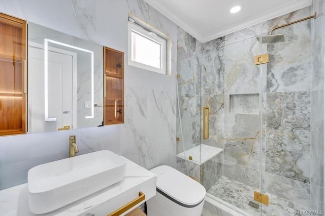 36 Jupiter Lane, Levittown, NY 11756