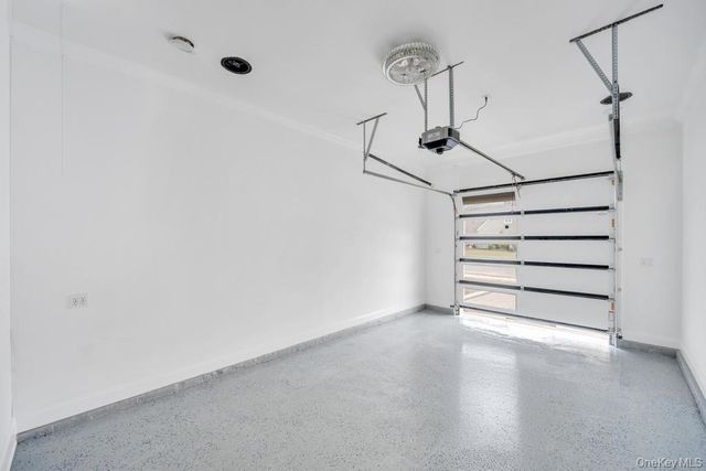 36 Jupiter Lane, Levittown, NY 11756