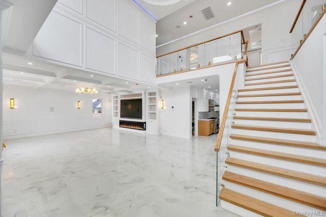 36 Jupiter Lane, Levittown, NY 11756