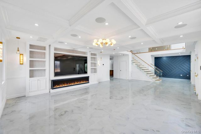 36 Jupiter Lane, Levittown, NY 11756