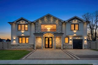 36 Jupiter Lane, Levittown, NY 11756