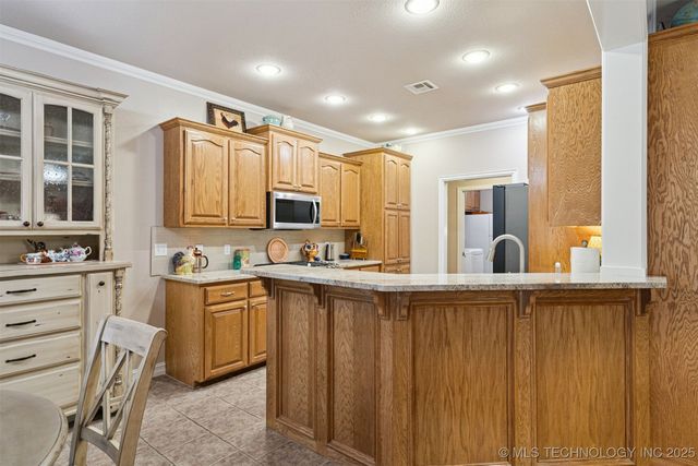 9910 E Shadowlake Lane, Claremore, OK 74017