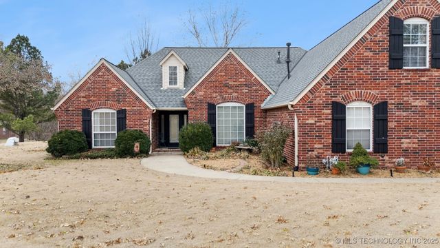 9910 E Shadowlake Lane, Claremore, OK 74017