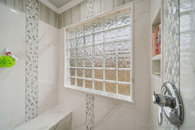 9910 E Shadowlake Lane, Claremore, OK 74017