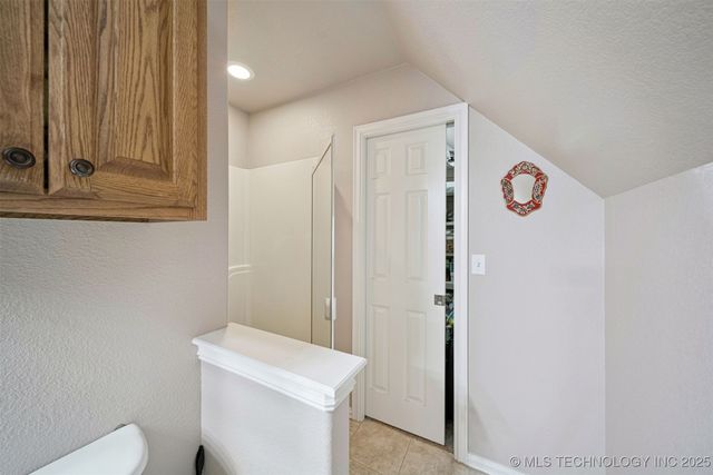 9910 E Shadowlake Lane, Claremore, OK 74017