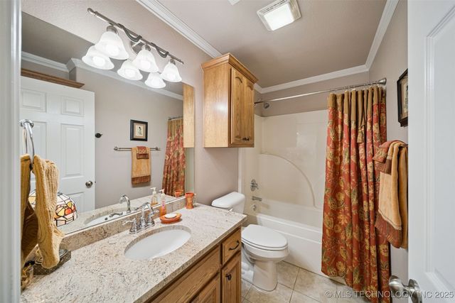 9910 E Shadowlake Lane, Claremore, OK 74017