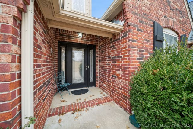 9910 E Shadowlake Lane, Claremore, OK 74017