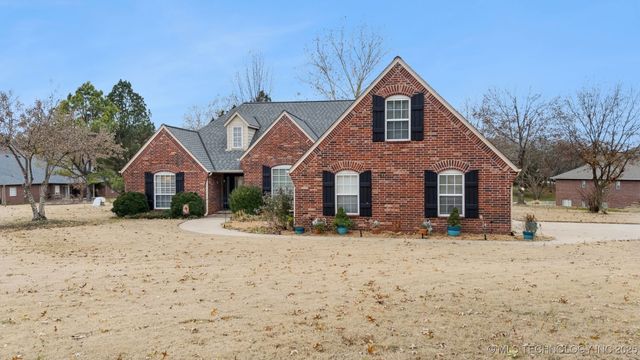 9910 E Shadowlake Lane, Claremore, OK 74017