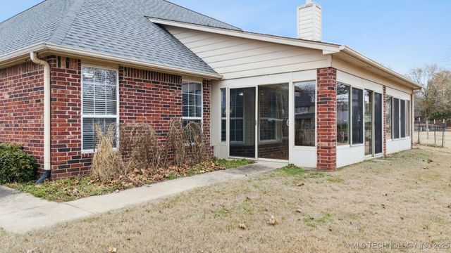9910 E Shadowlake Lane, Claremore, OK 74017