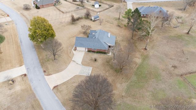 9910 E Shadowlake Lane, Claremore, OK 74017