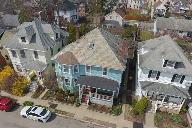 69 Maple St, New Bedford, MA 02740