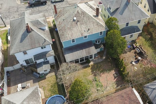 69 Maple St, New Bedford, MA 02740