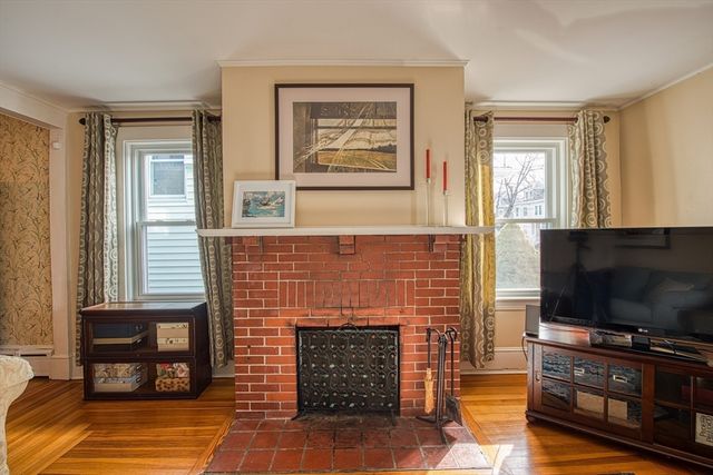 69 Maple St, New Bedford, MA 02740