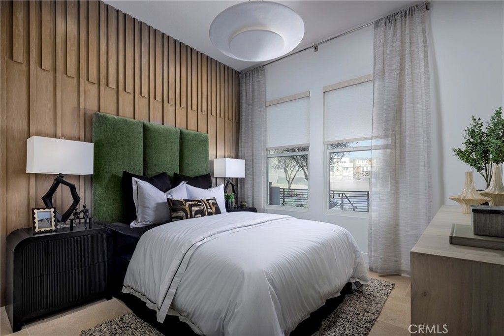 Image 12 of property listing at 109 Apron, Irvine, CA 92618