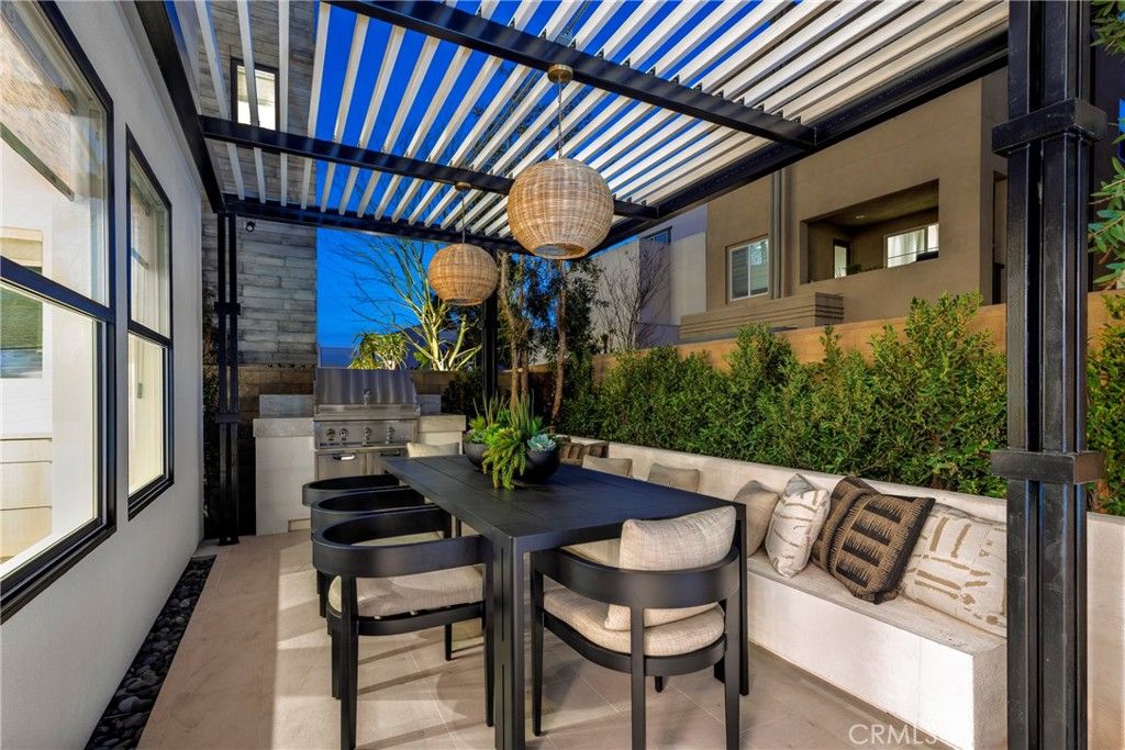 Image 15 of property listing at 109 Apron, Irvine, CA 92618