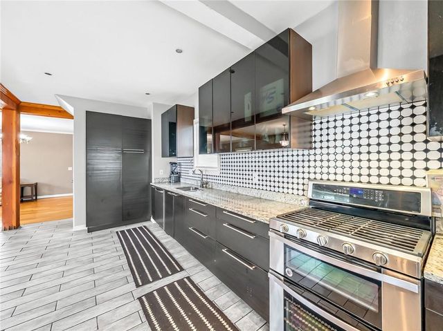 2606 CAMPBELL Street, Kansas City, MO 64108