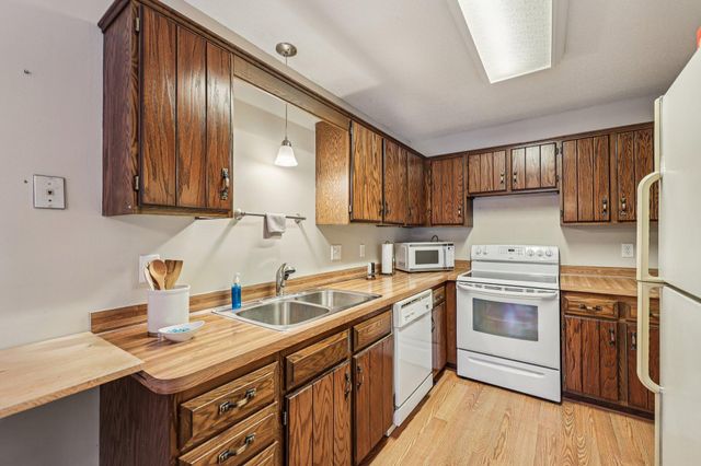 3806 Brookdale Circle N, Brooklyn Park, MN 55443