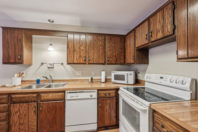 3806 Brookdale Circle N, Brooklyn Park, MN 55443