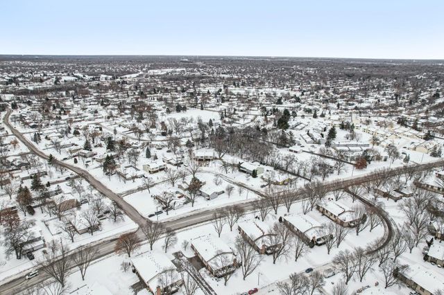 3806 Brookdale Circle N, Brooklyn Park, MN 55443