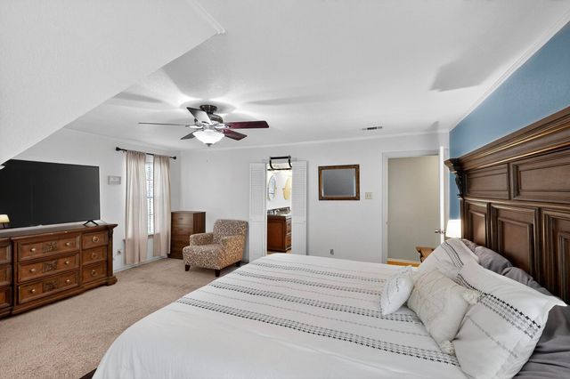 277 Creekwood Drive, Lancaster, TX 75146