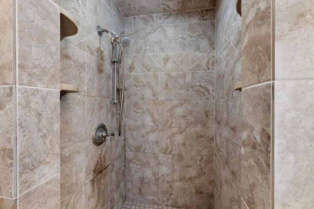277 Creekwood Drive, Lancaster, TX 75146