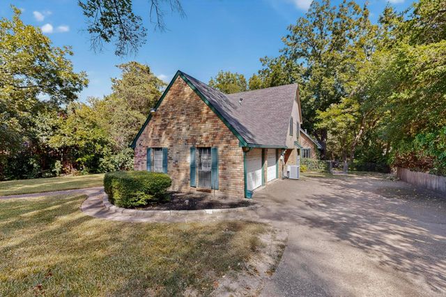 277 Creekwood Drive, Lancaster, TX 75146