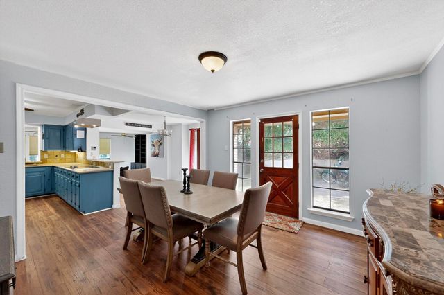 277 Creekwood Drive, Lancaster, TX 75146