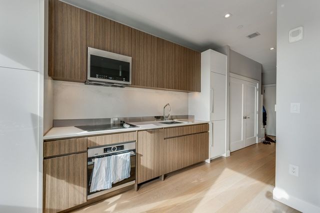 100 Shawmut 411, Boston, MA 02118