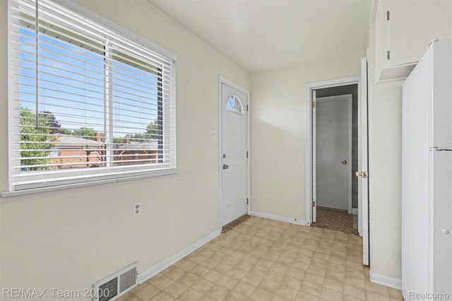 26366 ANN ARBOR Trail, Dearborn Heights, MI 48127
