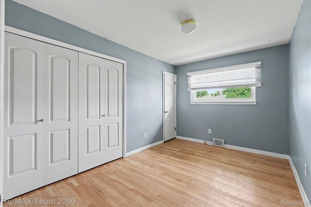 26366 ANN ARBOR Trail, Dearborn Heights, MI 48127