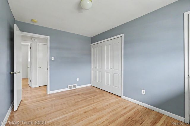 26366 ANN ARBOR Trail, Dearborn Heights, MI 48127