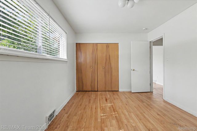 26366 ANN ARBOR Trail, Dearborn Heights, MI 48127