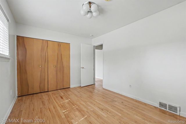 26366 ANN ARBOR Trail, Dearborn Heights, MI 48127