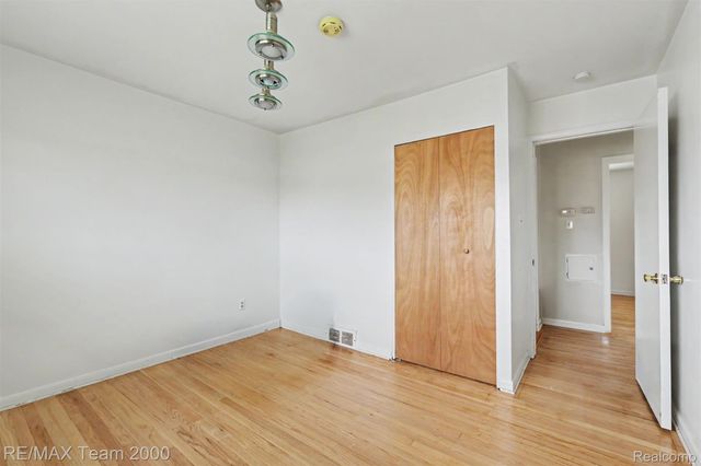 26366 ANN ARBOR Trail, Dearborn Heights, MI 48127