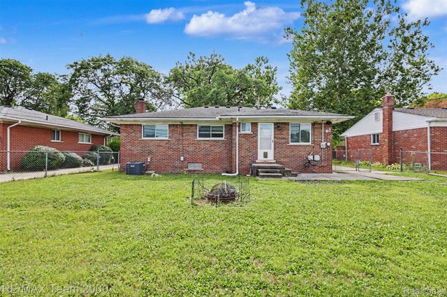 26366 ANN ARBOR Trail, Dearborn Heights, MI 48127