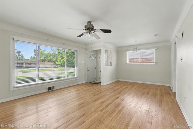 26366 ANN ARBOR Trail, Dearborn Heights, MI 48127