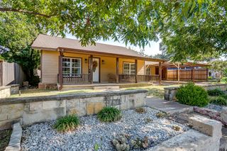 203 E 7th Street, Weatherford, TX 76086