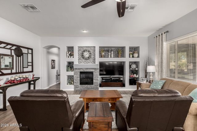 8022 W DONALD Drive, Peoria, AZ 85383