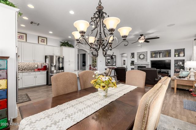 8022 W DONALD Drive, Peoria, AZ 85383