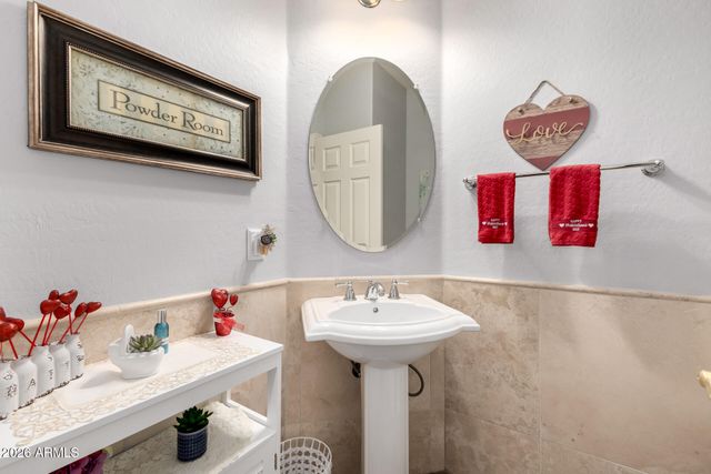 8022 W DONALD Drive, Peoria, AZ 85383