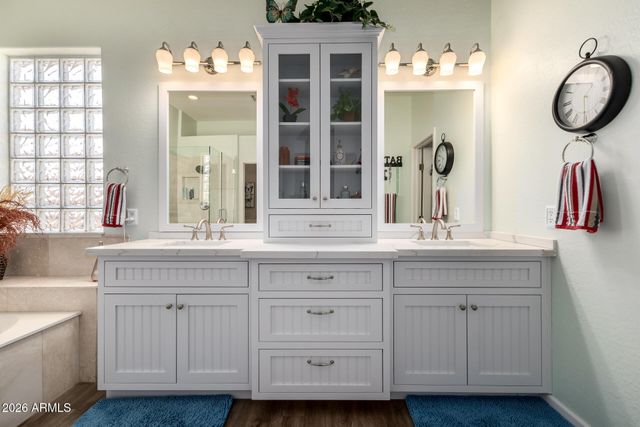 8022 W DONALD Drive, Peoria, AZ 85383