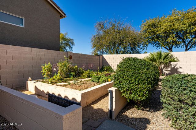 8022 W DONALD Drive, Peoria, AZ 85383