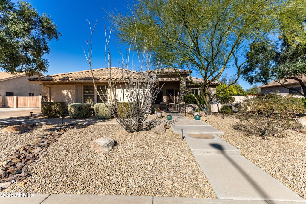 8022 W DONALD Drive, Peoria, AZ 85383