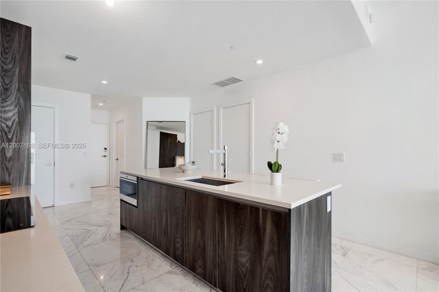 480 NE 31st St 2405, Miami, FL 33137