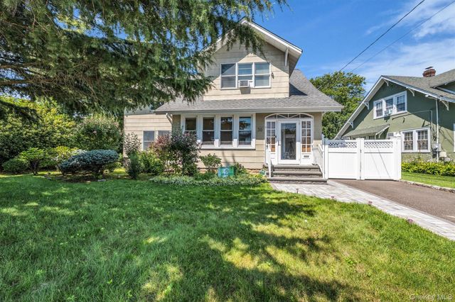 30 West Street, Farmingdale, NY 11735