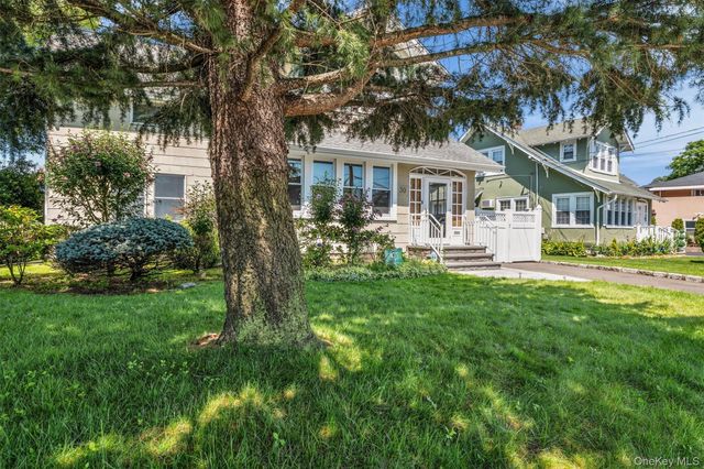 30 West Street, Farmingdale, NY 11735